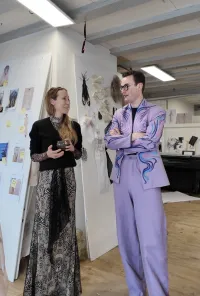 Splinter Chabot bezoekt Iris van Herpen in haar atelier in Amsterdam